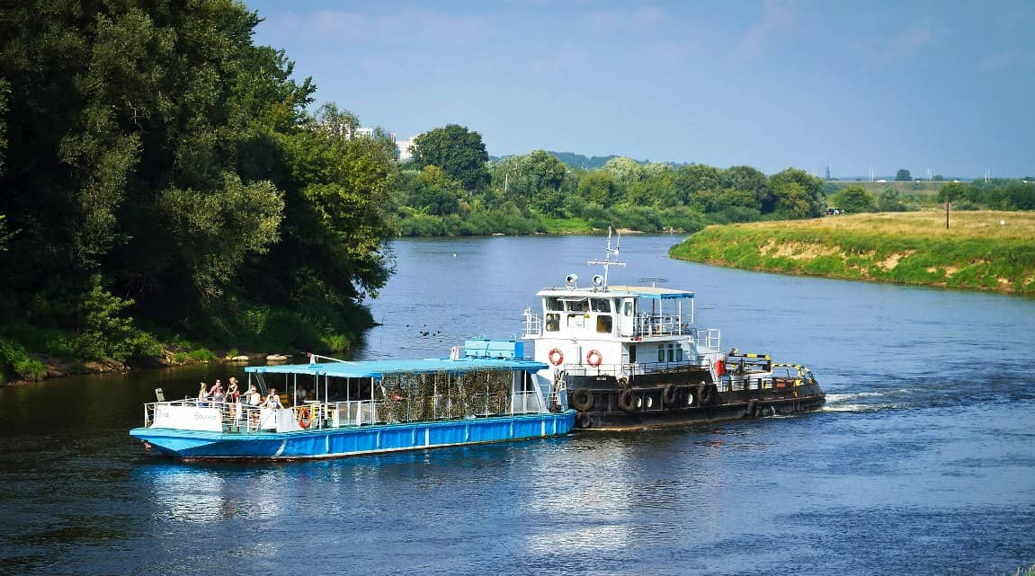 Корабль на маршруте