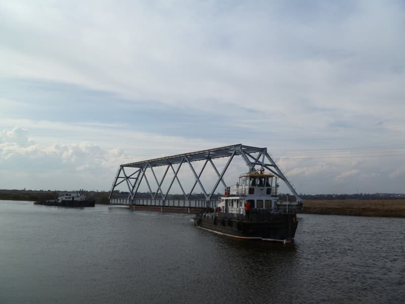 Перавозка мастовой фермы па рацэ Сож